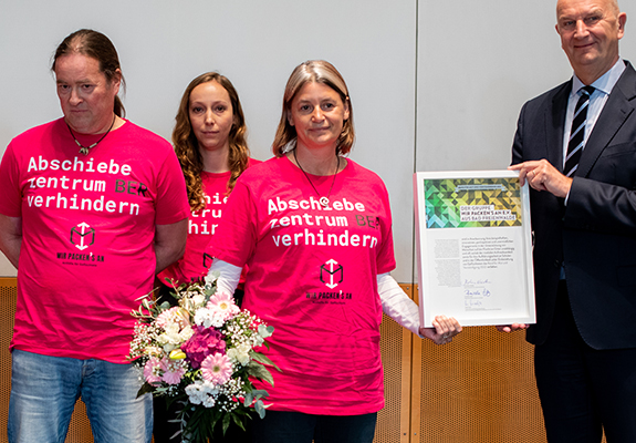 Wir packen's an erhalten Sonderpreis des „Band für Mut und Verständigung“